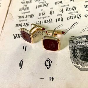 Vintage Krementz amber/carnelian color intaglio style cameo gold tone cufflinks